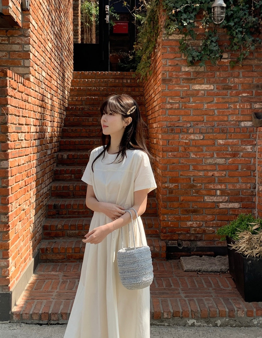 圓領收腰顯瘦連身裙