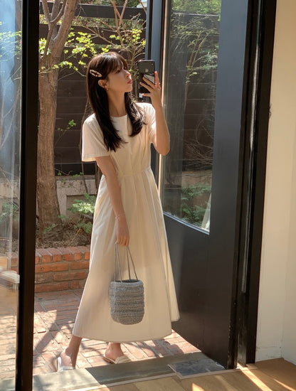 圓領收腰顯瘦連身裙