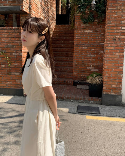 圓領收腰顯瘦連身裙