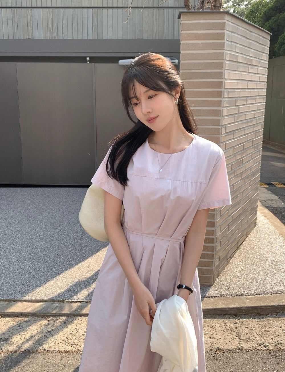 圓領收腰顯瘦連身裙