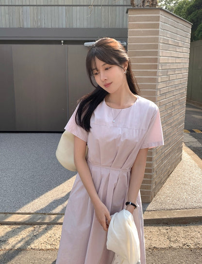 圓領收腰顯瘦連身裙