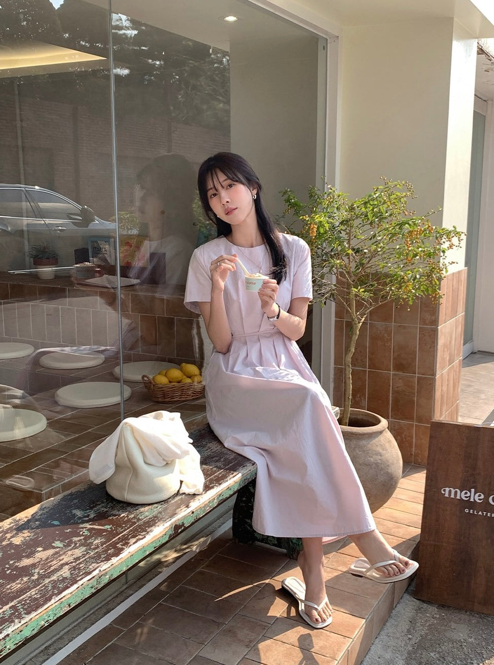 圓領收腰顯瘦連身裙