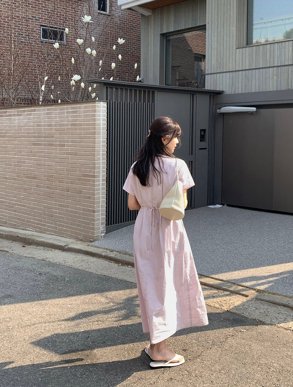 圓領收腰顯瘦連身裙