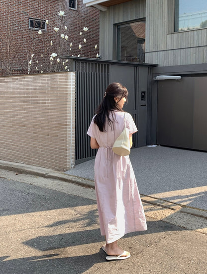 圓領收腰顯瘦連身裙