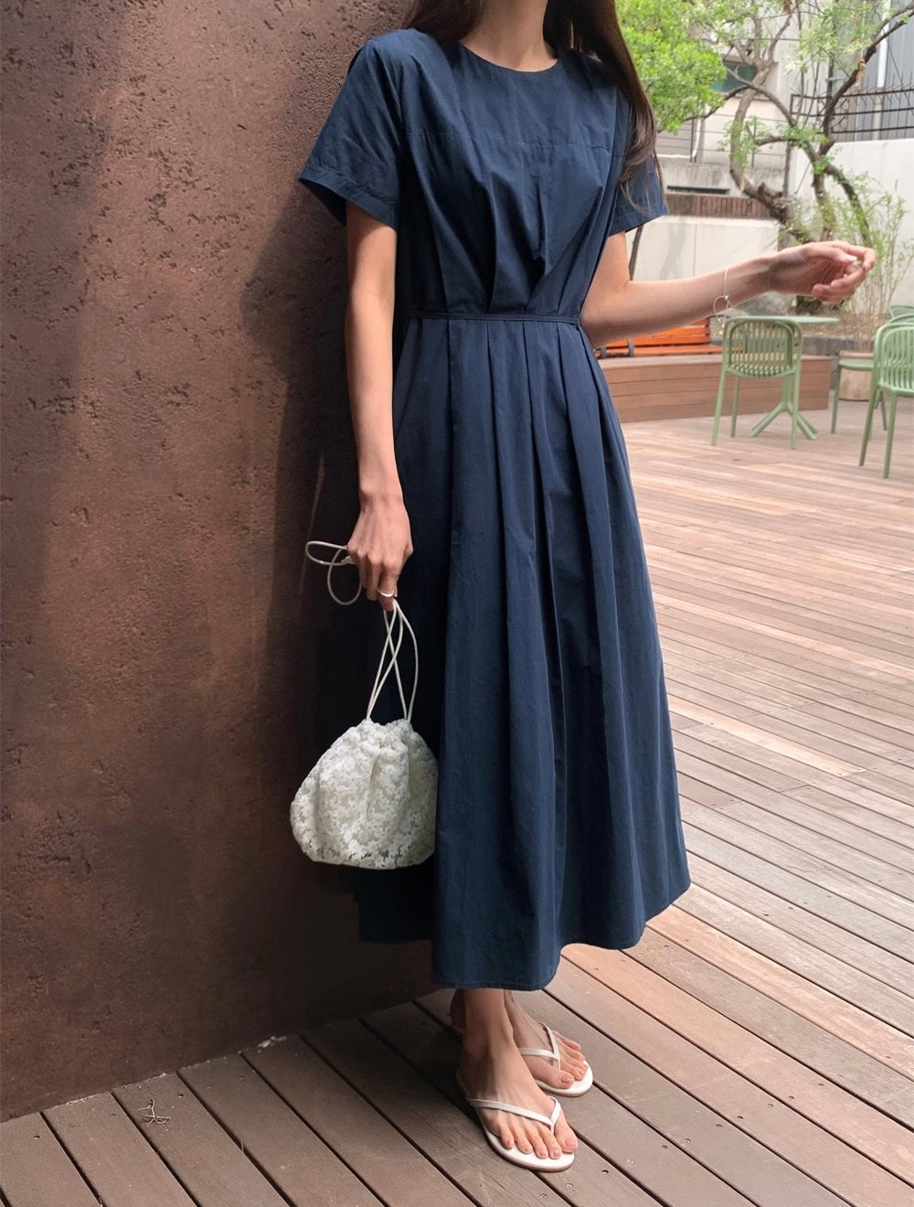 圓領收腰顯瘦連身裙