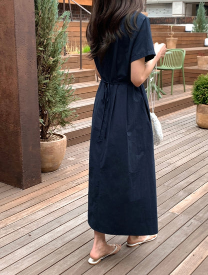 圓領收腰顯瘦連身裙