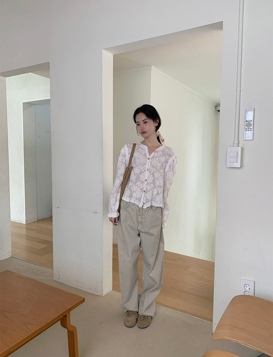 ラウンドネックレース刺繍ブラウス