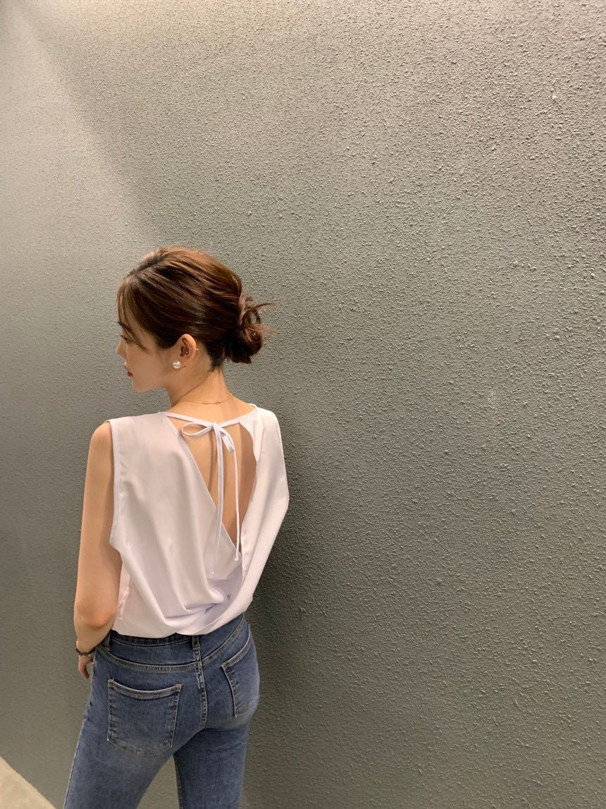 Backless Lace-Up Sleeveless Top
