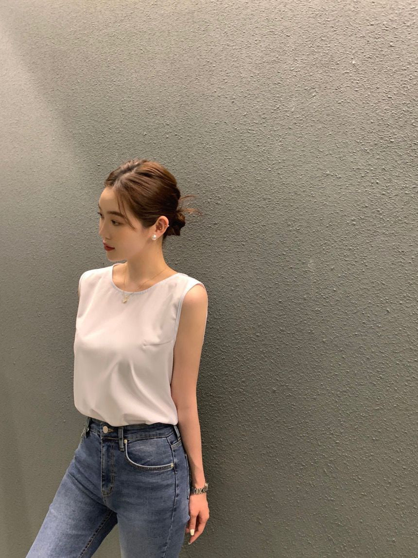 Backless Lace-Up Sleeveless Top