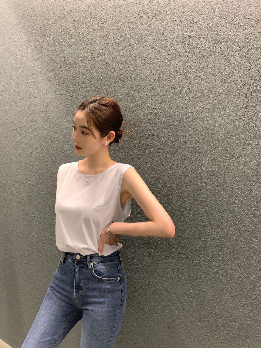 Backless Lace-Up Sleeveless Top