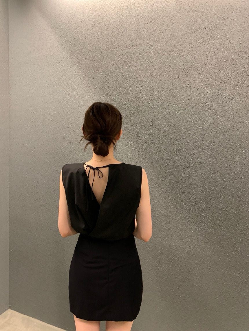 Backless Lace-Up Sleeveless Top