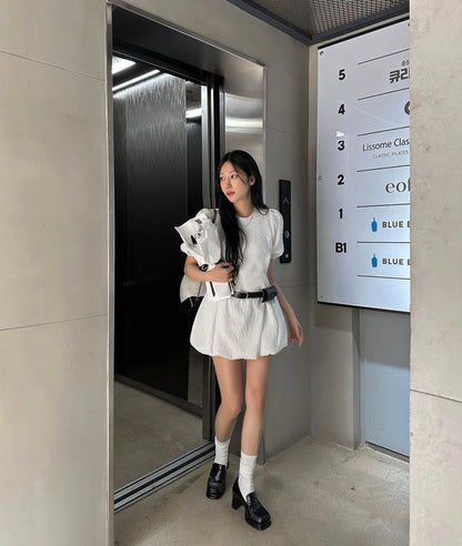 肌理感收腰顯瘦花苞連身裙