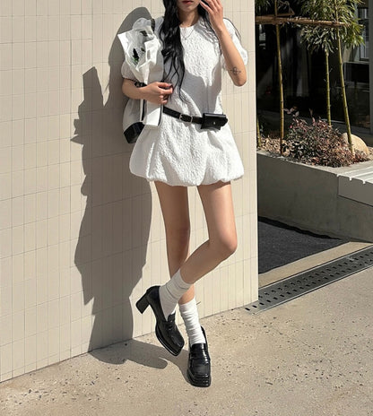 肌理感收腰顯瘦花苞連身裙