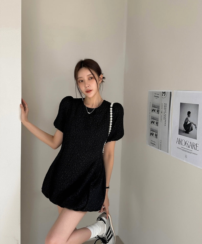 肌理感收腰顯瘦花苞連身裙