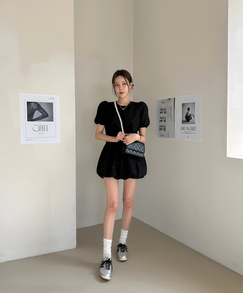 肌理感收腰顯瘦花苞連身裙