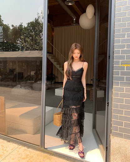 セクシーなレースのスリップドレス