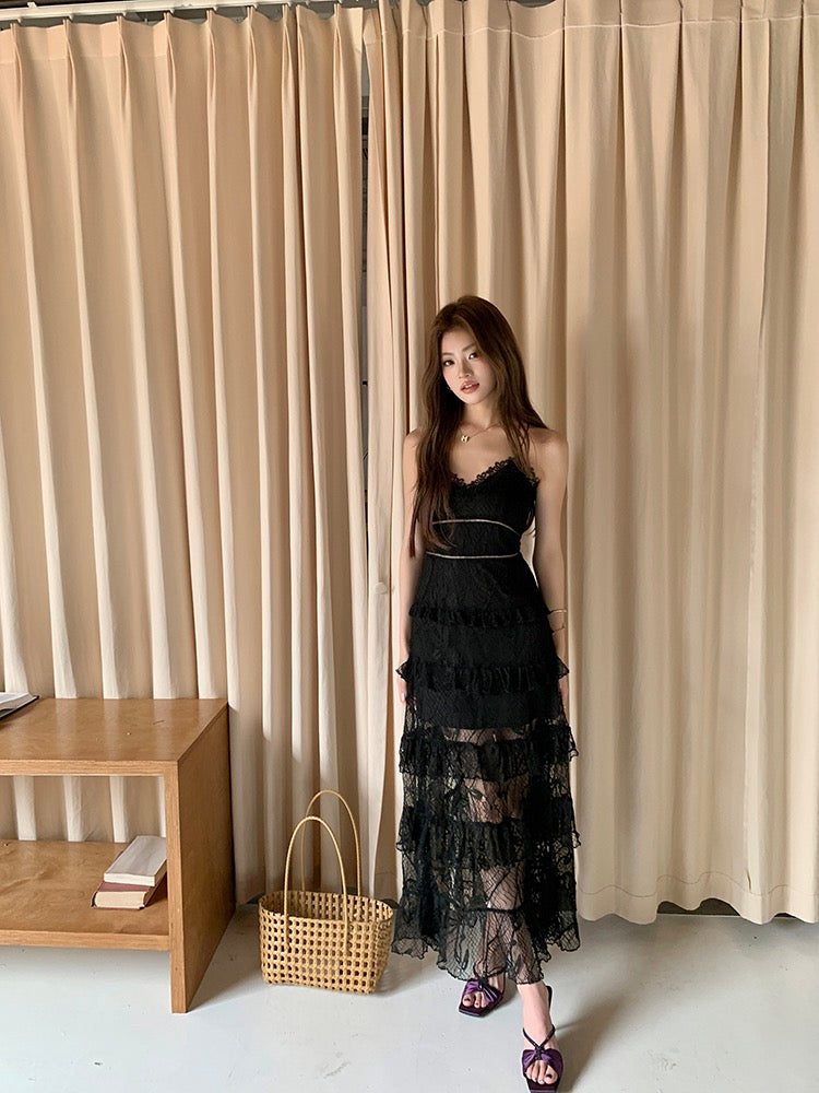 セクシーなレースのスリップドレス