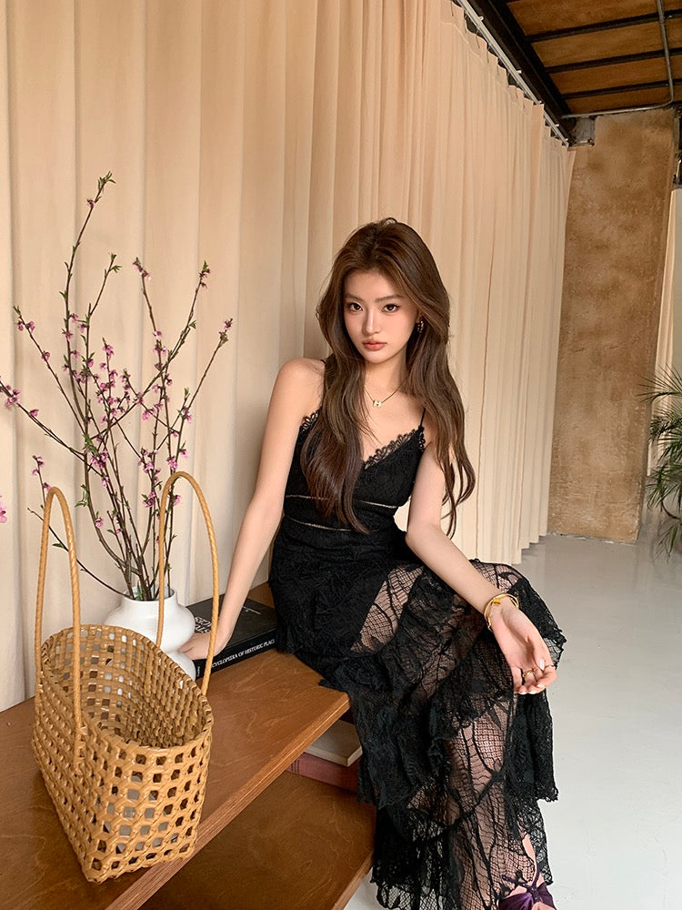 セクシーなレースのスリップドレス