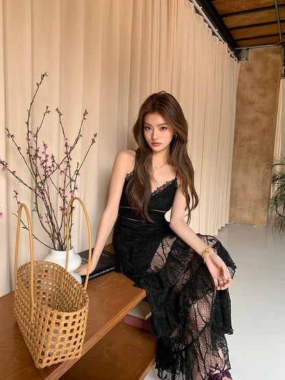 セクシーなレースのスリップドレス