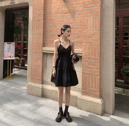 V領收腰蓬蓬大擺吊帶裙