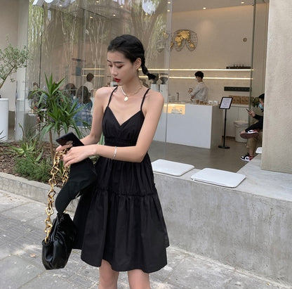 V領收腰蓬蓬大擺吊帶裙