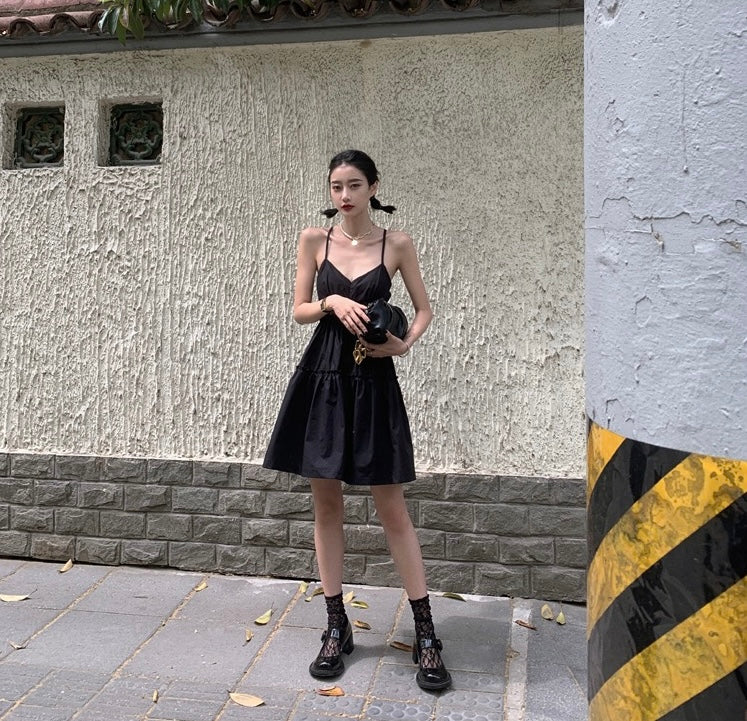 V領收腰蓬蓬大擺吊帶裙