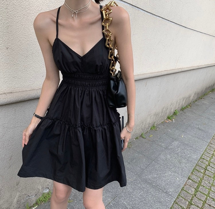 V領收腰蓬蓬大擺吊帶裙