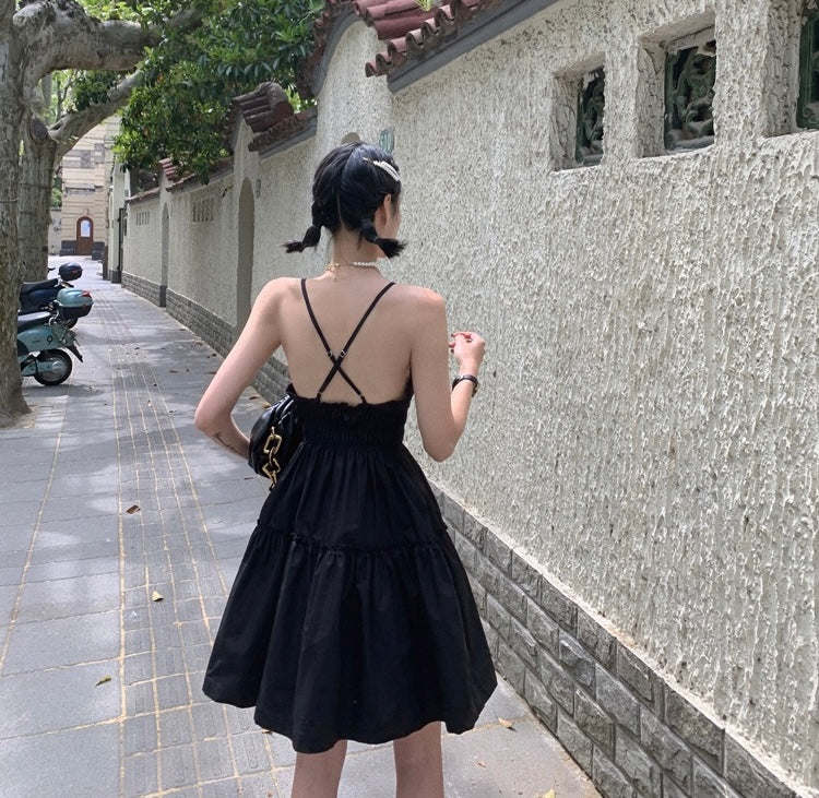 V領收腰蓬蓬大擺吊帶裙