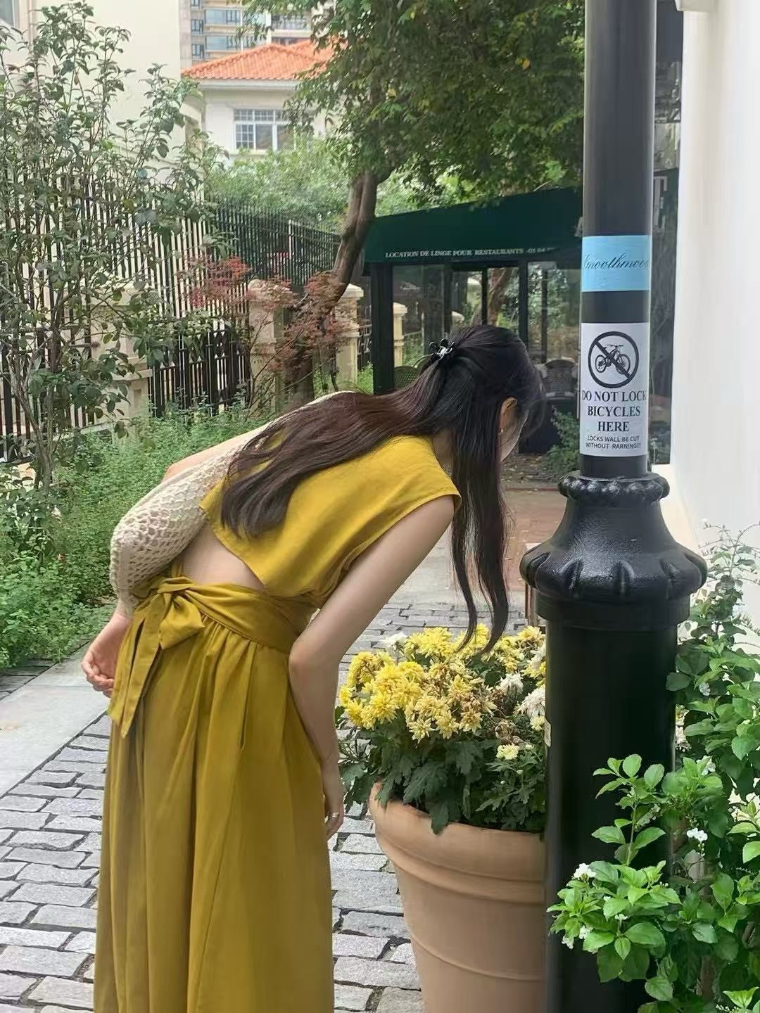 復古交叉綁帶收腰露背連身裙