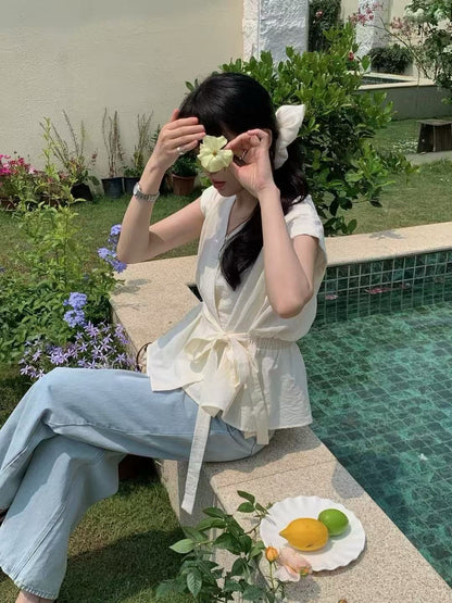 系帶交叉V領收腰百搭恤衫