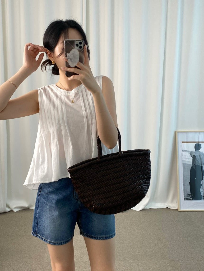 重工壓褶圓領無袖top