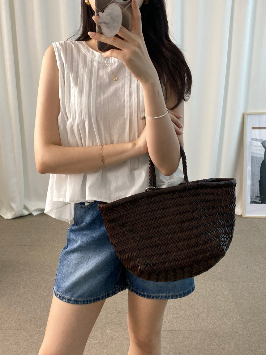 重工壓褶圓領無袖top