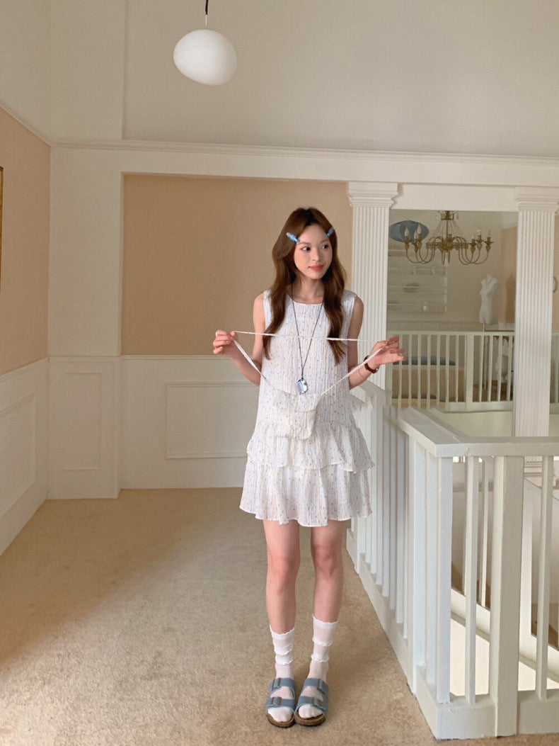 俏皮碎花背心連身裙