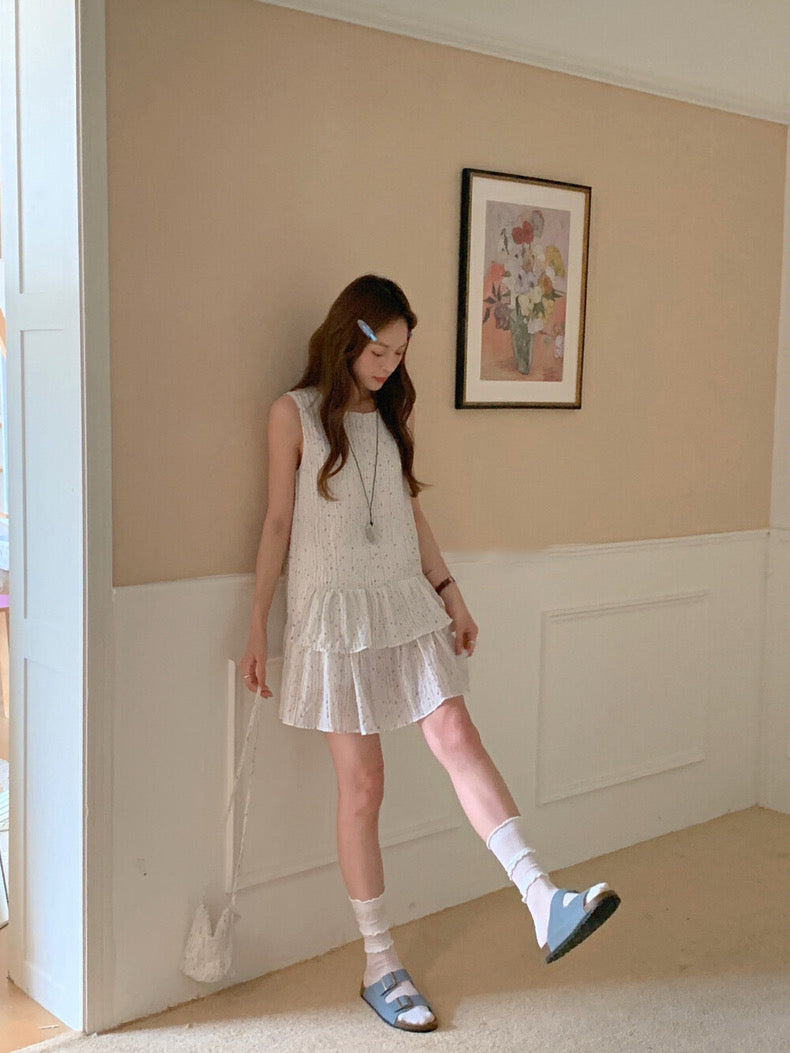 俏皮碎花背心連身裙