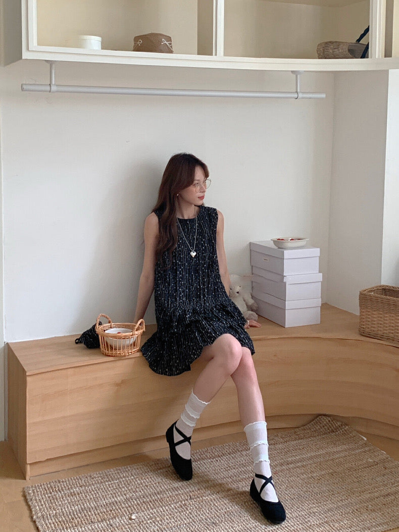 俏皮碎花背心連身裙