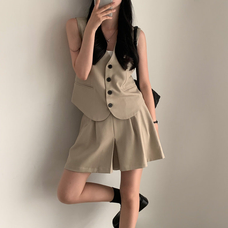 Vintage V-neck Vest + High-waisted Pleated Skirt Pants Set