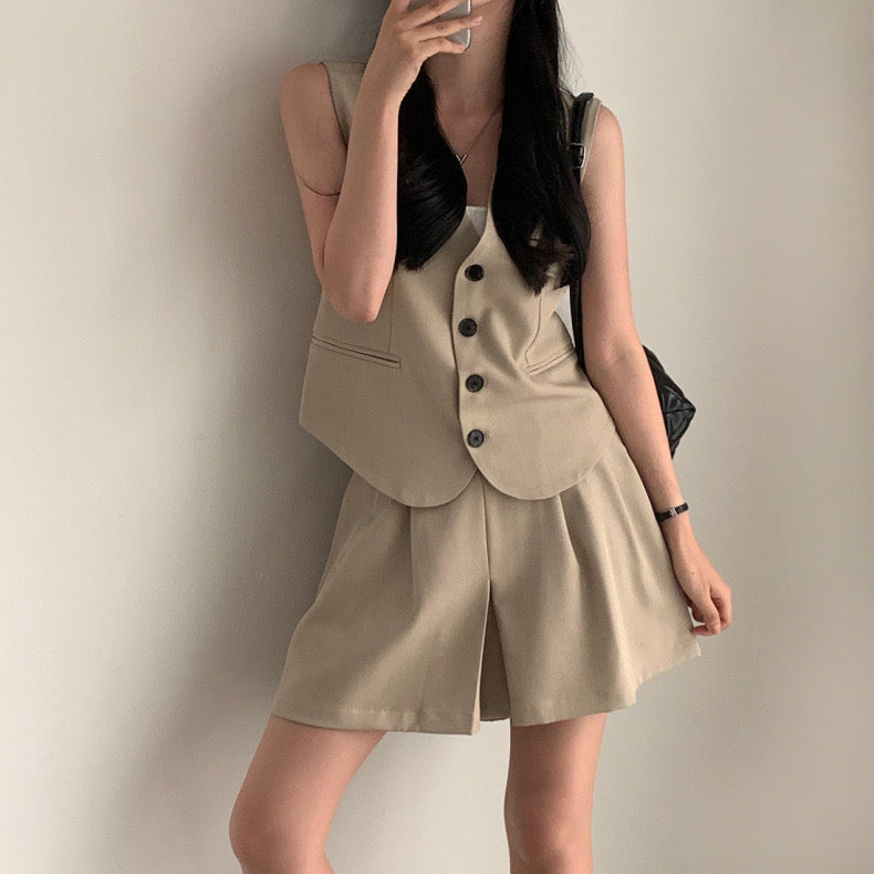 Vintage V-neck Vest + High-waisted Pleated Skirt Pants Set