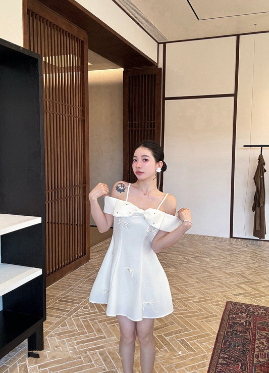 蝴蝶結鑲鑽修身連身裙