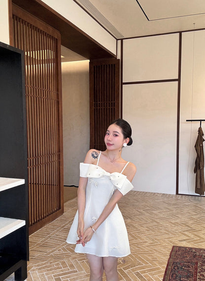 蝴蝶結鑲鑽修身連身裙