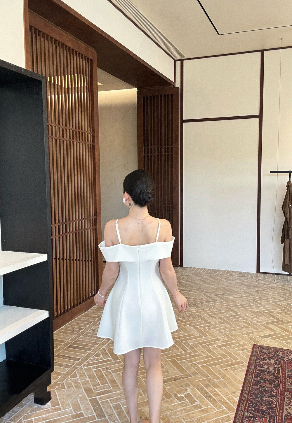 蝴蝶結鑲鑽修身連身裙