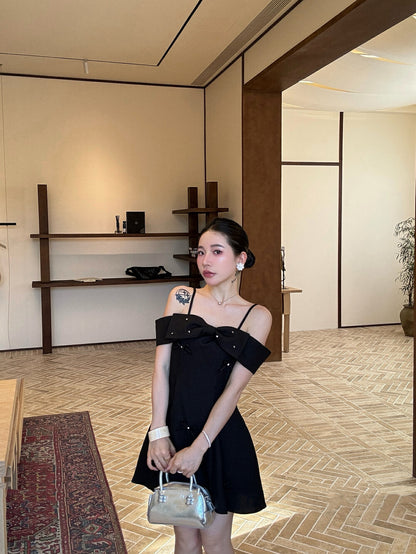 蝴蝶結鑲鑽修身連身裙