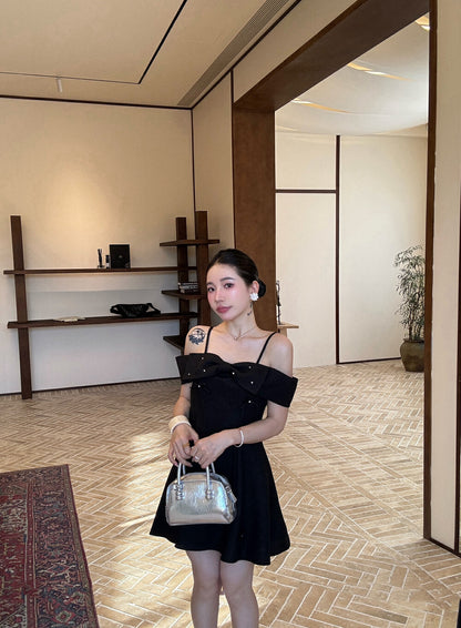 蝴蝶結鑲鑽修身連身裙