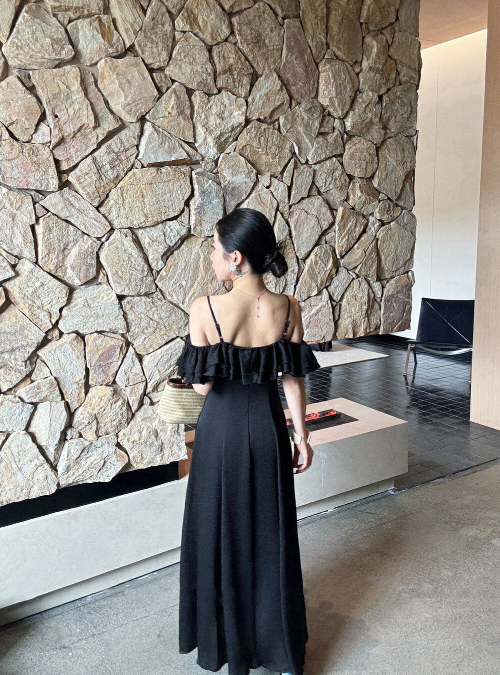 山茶花荷葉邊吊帶連身裙