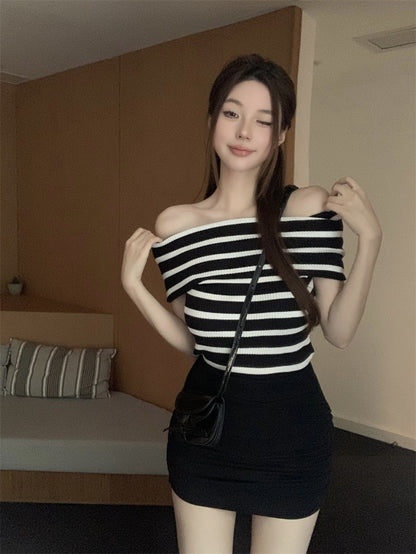 條紋一字肩針織top