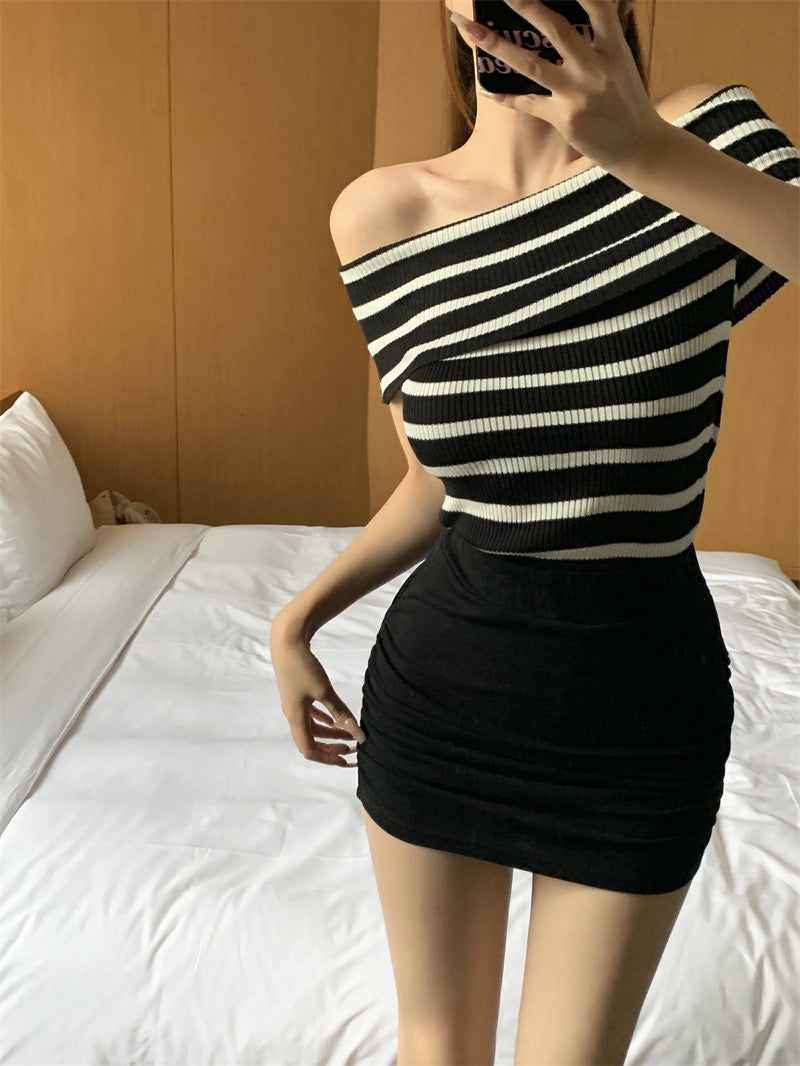 條紋一字肩針織top
