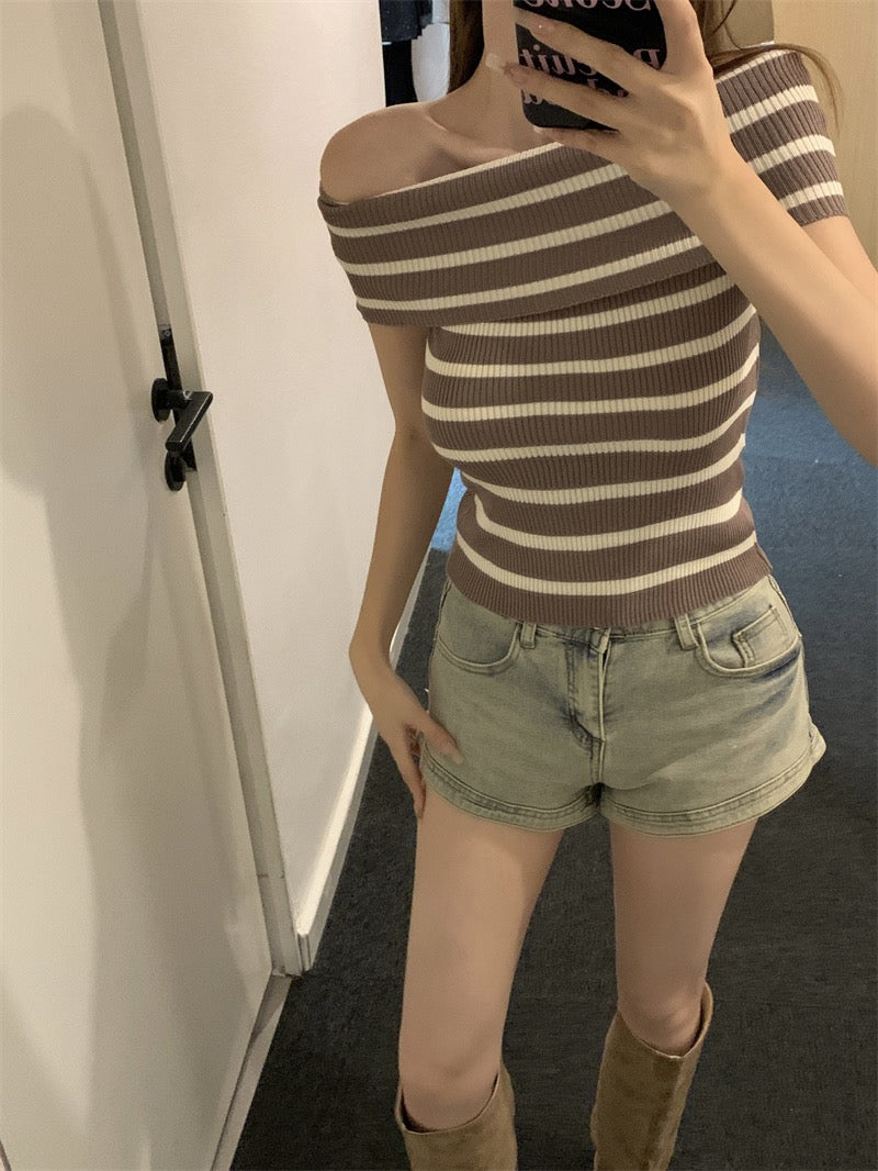 條紋一字肩針織top