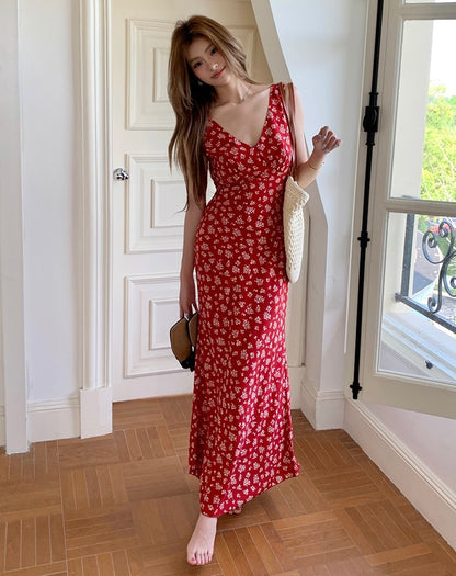 V-neck Floral Print Bodycon Dress with a Cinched Waist