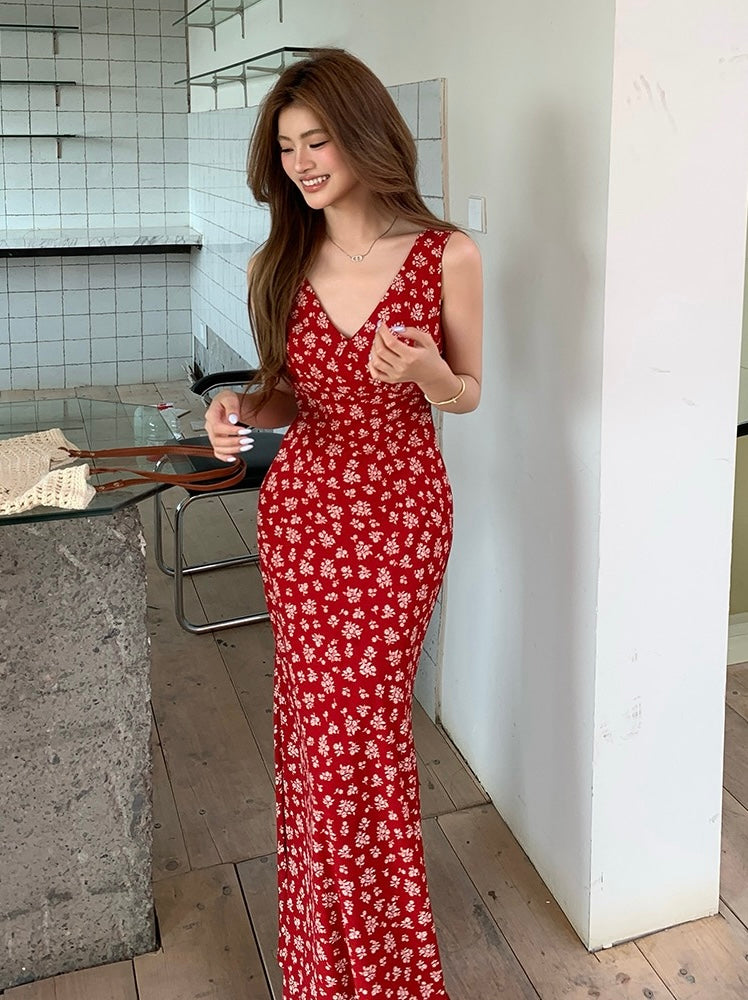 V-neck Floral Print Bodycon Dress with a Cinched Waist