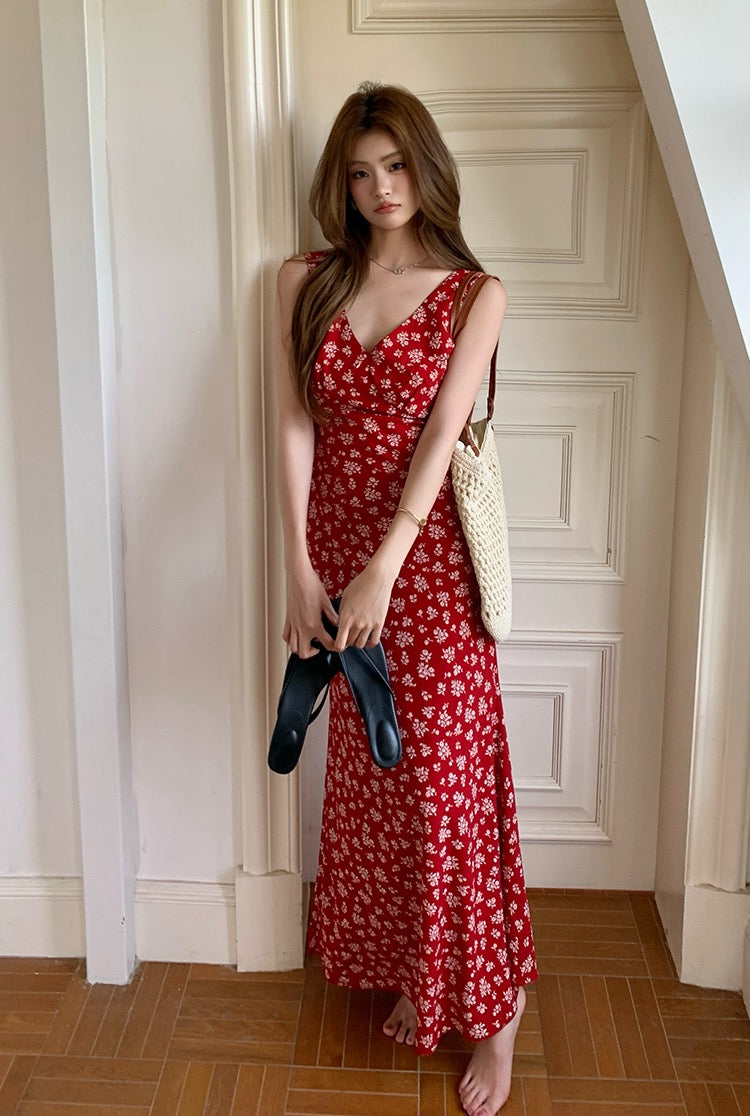 V-neck Floral Print Bodycon Dress with a Cinched Waist