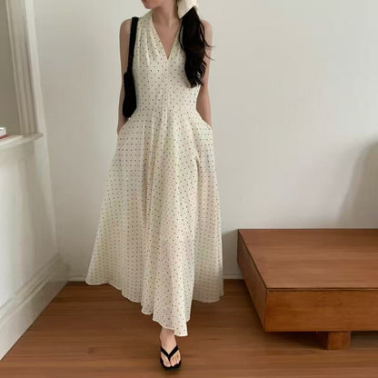 Vネックノースリーブドットワンピース
